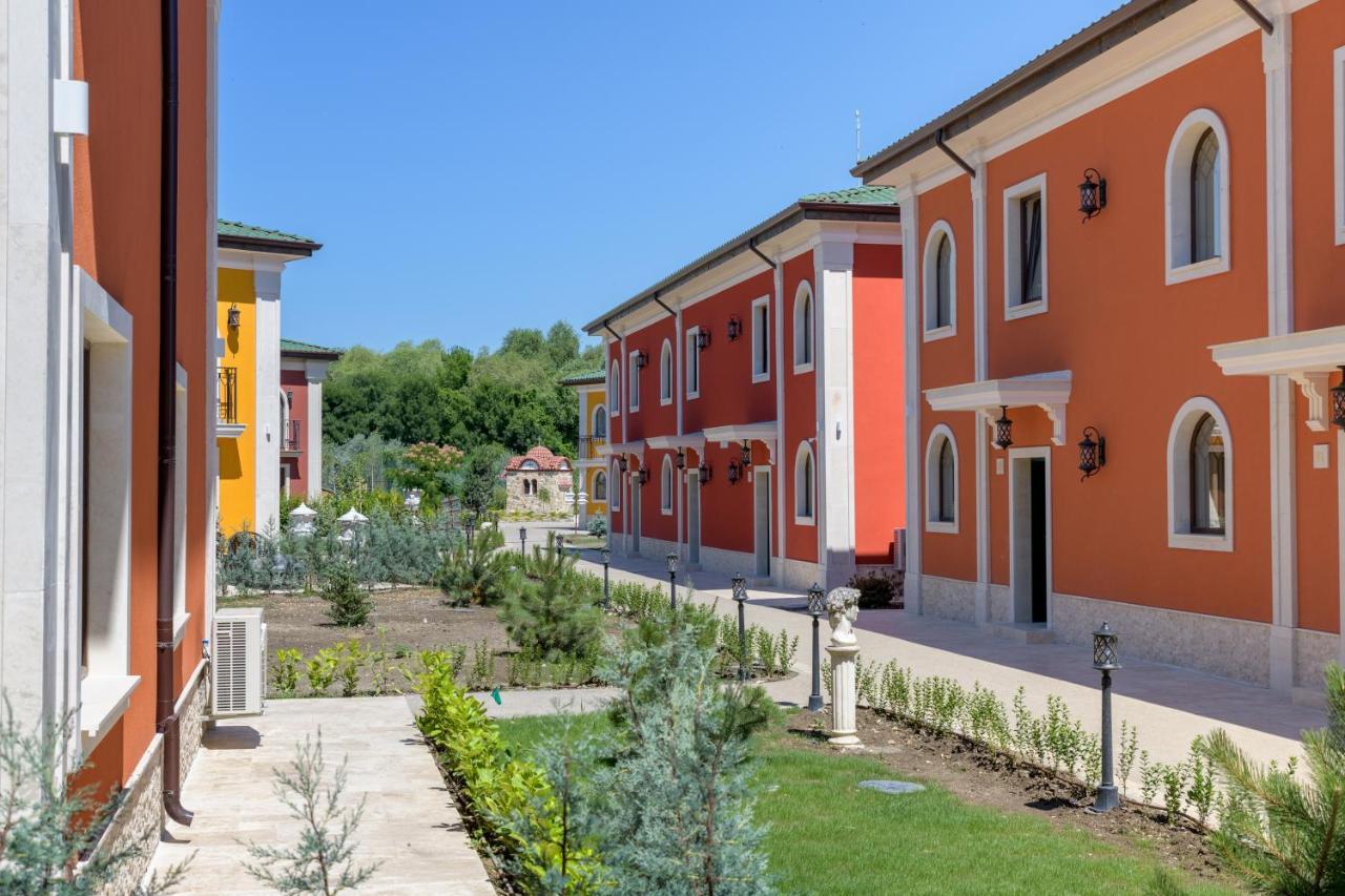 Eco Therma Village Kranevo Luaran gambar Residential complex in the village