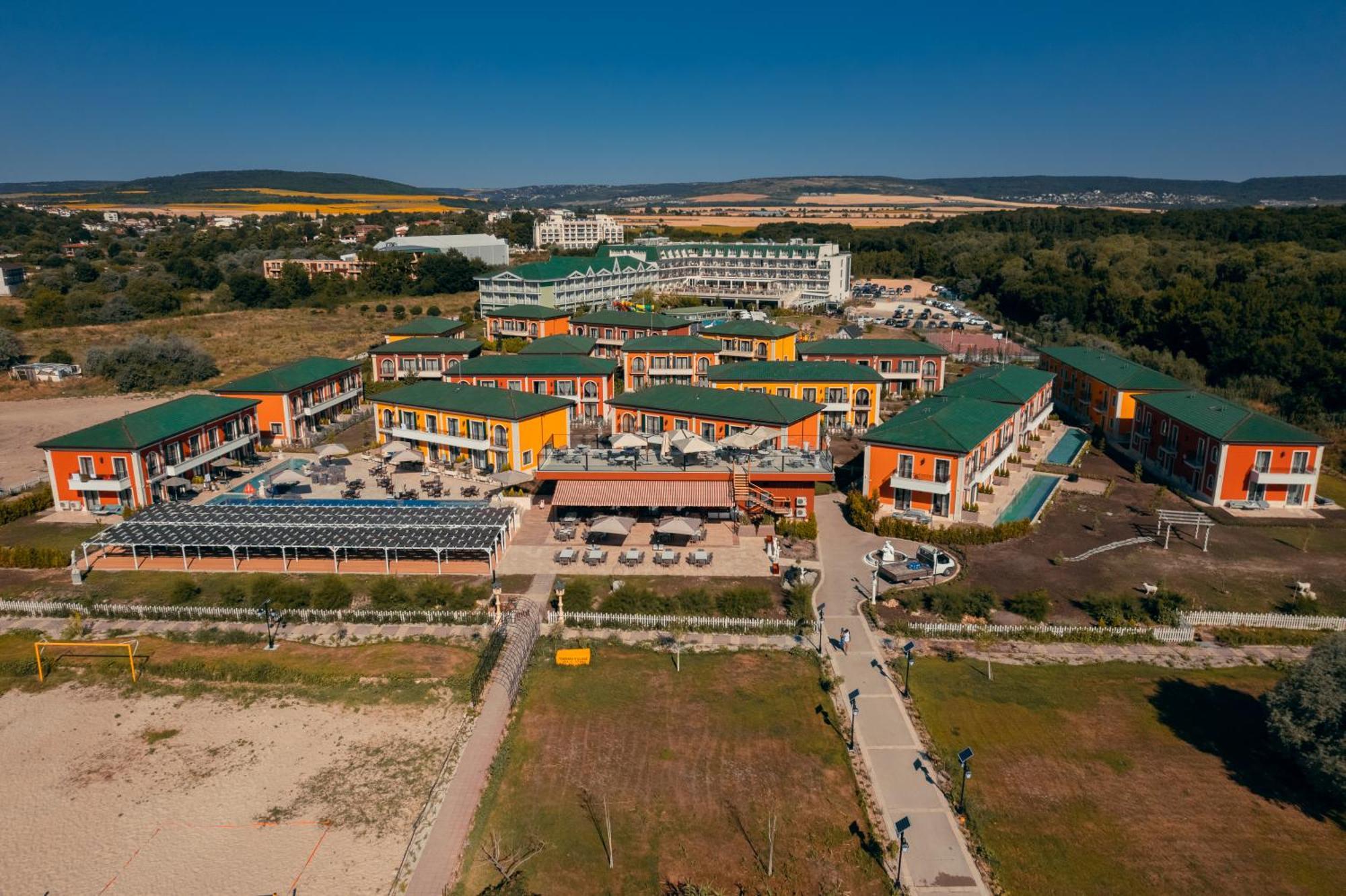 Eco Therma Village Kranevo Luaran gambar Aerial view of the campus