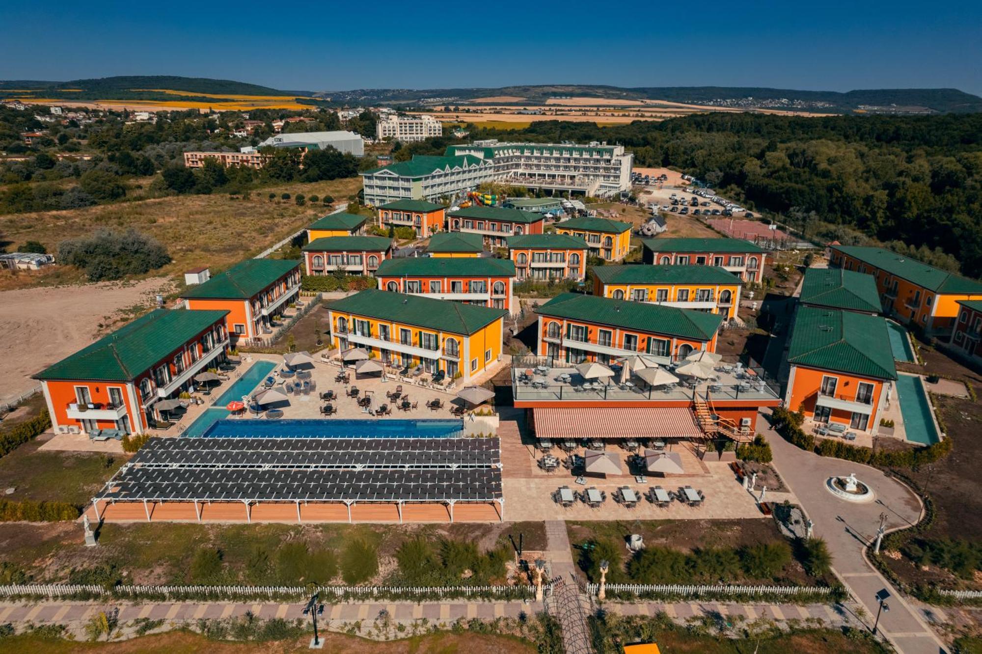 Eco Therma Village Kranevo Luaran gambar Aerial view of the complex